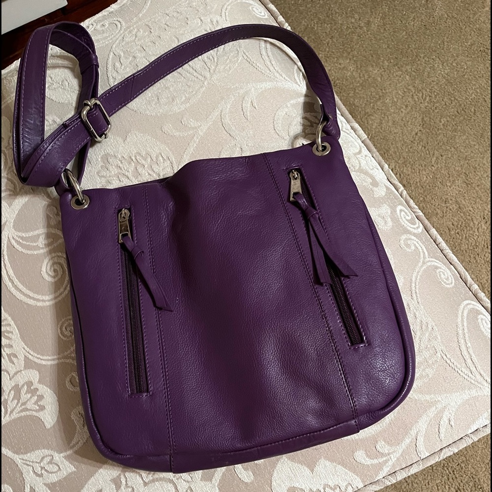 Leather shoulder bag